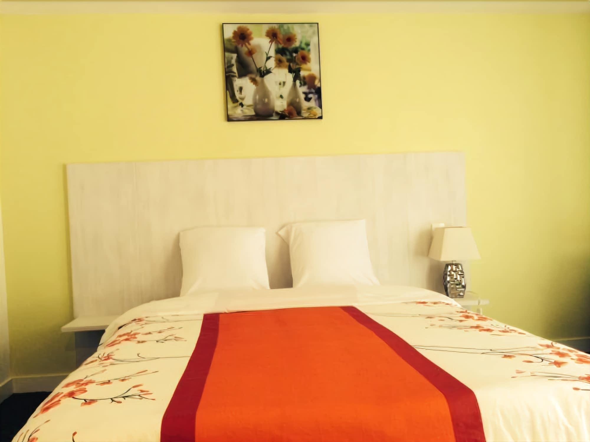 סן-קלוד Hotel Rythme מראה חיצוני תמונה